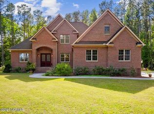 1 Seabiscuit Ln, New Bern, NC 28562