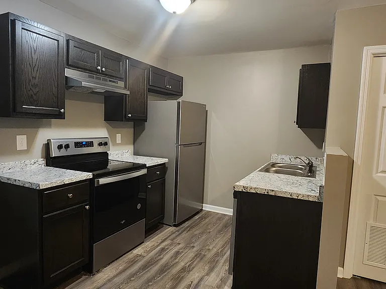610 Miller Ave — Photo 4