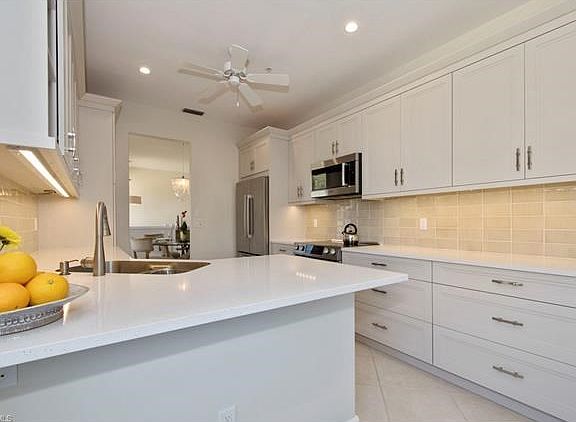 Kitchen with Upscale finishes & Top end cabinets and appliances