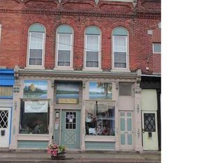 6 State St, Middleport, NY 14105