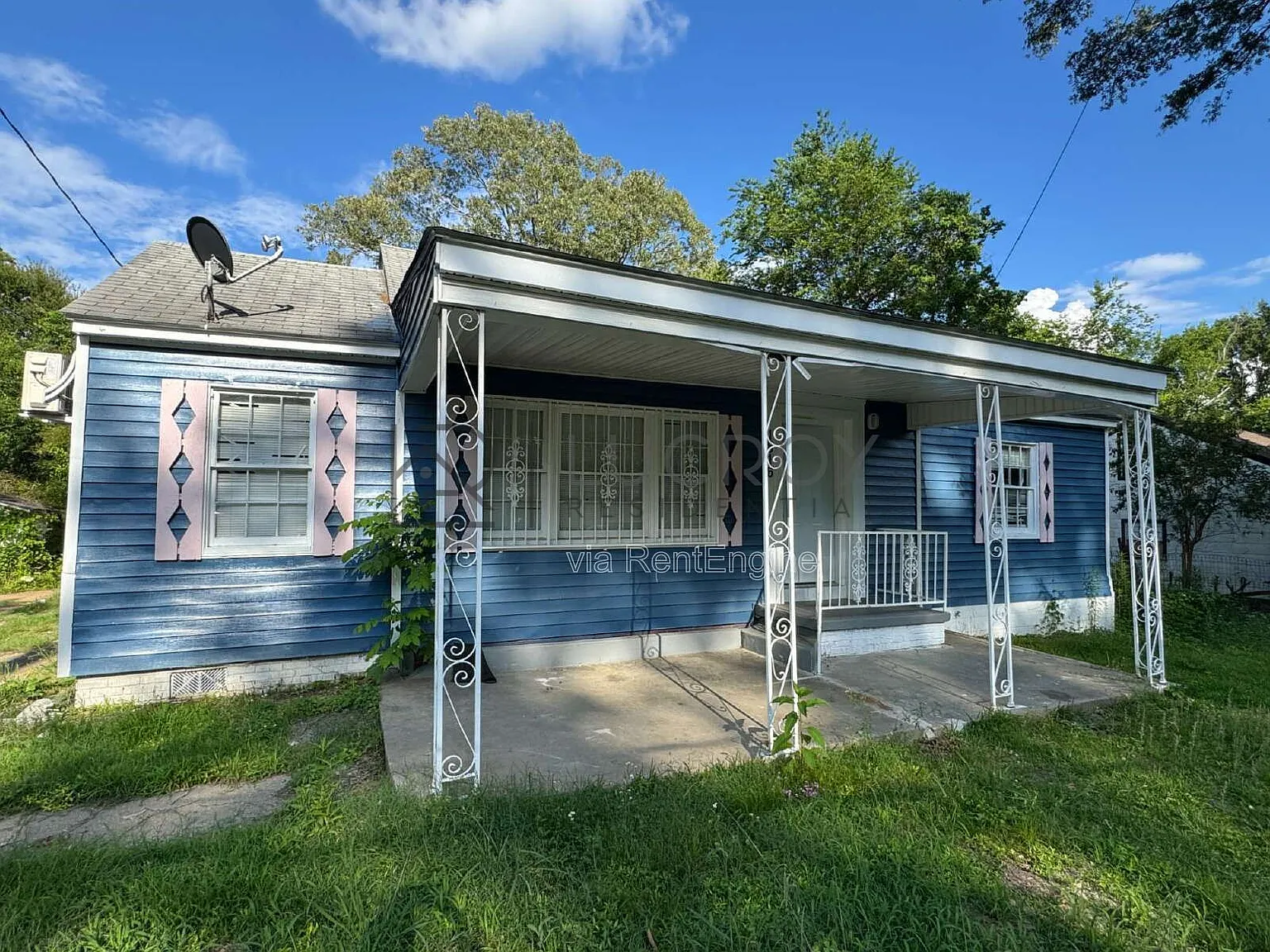 3 bed, 2.0 bath, 1000 sqft, $1,100 — Photo 1