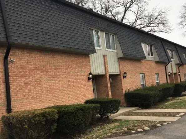 27 Cromwell Rd, Cincinnati, OH 45218