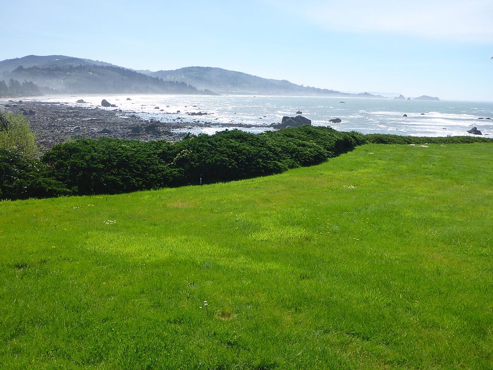 Your private backyard: Pelican Bay and Crescent City