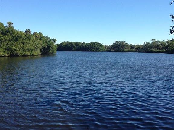 5th image of 2318 Lazy River Ln