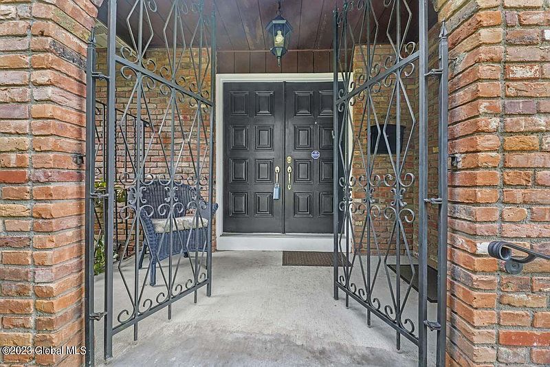 3rd image of 156 Milner Avenue
