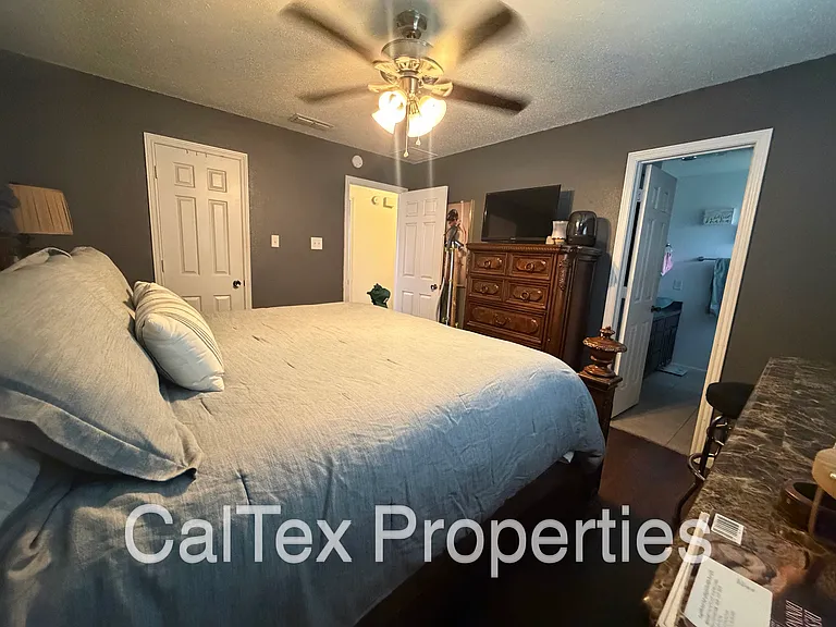 6413 Whitehurst Dr — Photo 14