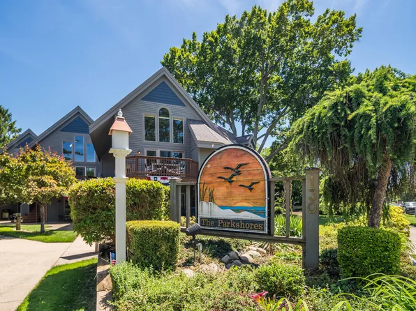 130 N Shore Dr APT 8, South Haven, MI 49090