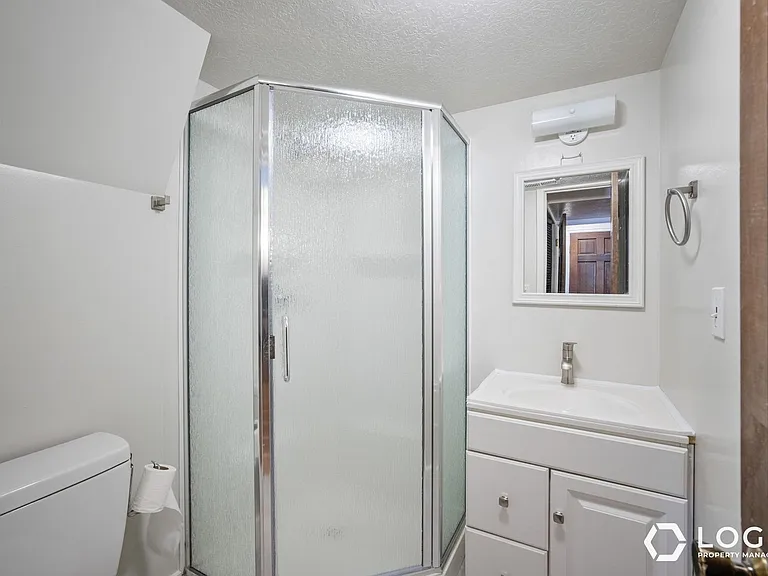 844 E 2800 N — Photo 22