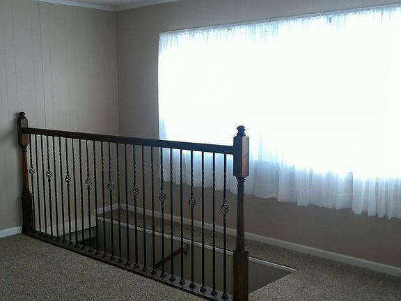 4th image of 236 Boyce St