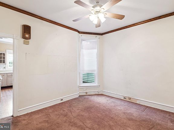 5th image of 2212 W Oakdale St
