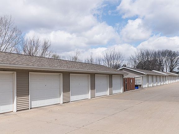 2nd image of 40 Cherry Ct APT 2