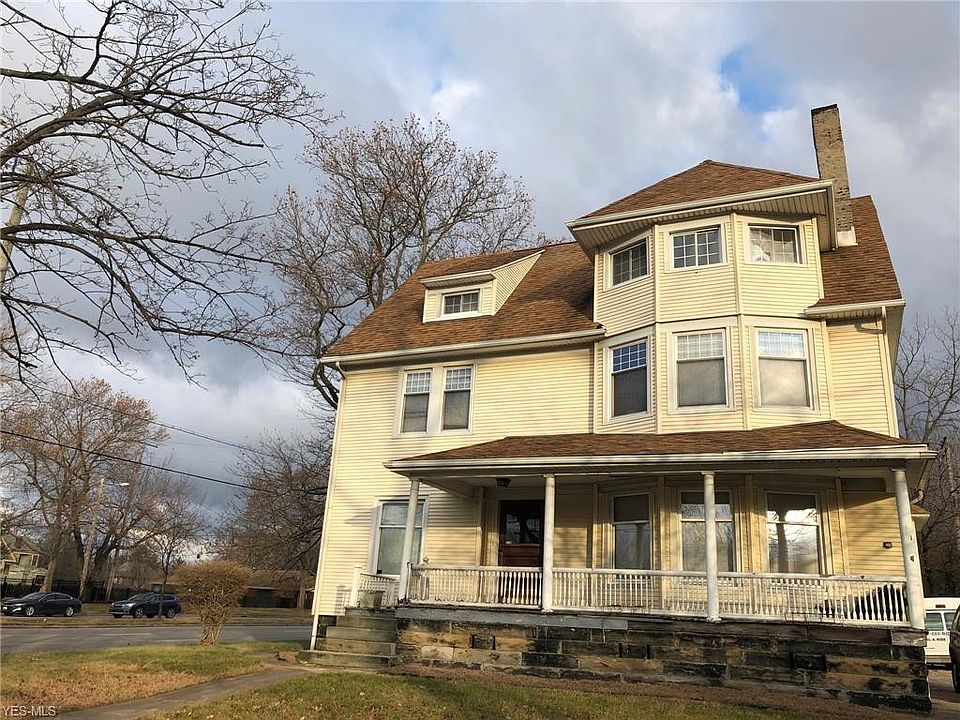 1st image of 1937 E 73rd St