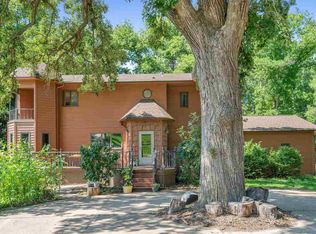 801 Country Club Dr, Lisbon, IA 52253