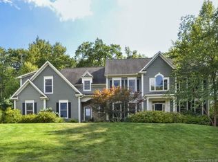 6 Cobb Rd, Collinsville, CT 06019