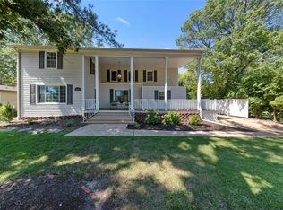 221 Pleasant Grove Ave, Ballwin, MO