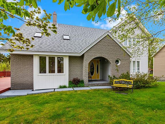 2nd image of 28 Dawes Hill Road