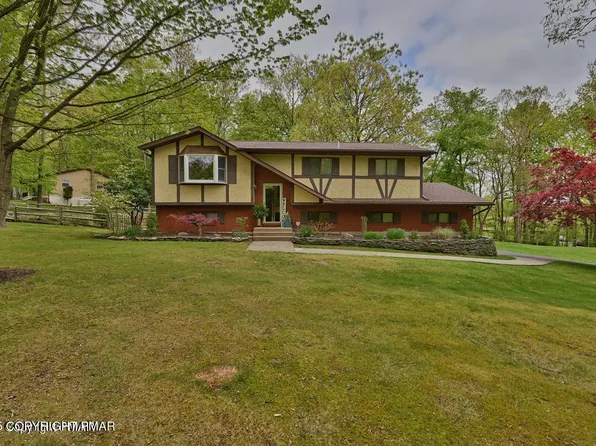 319 Whispering Hills Dr, East Stroudsburg, PA 18301