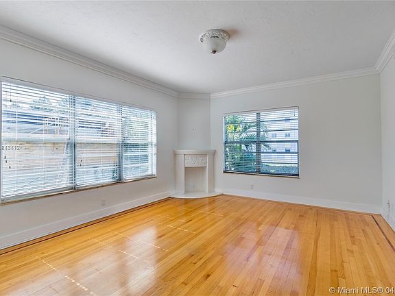 4th image of 1011 Michigan Ave APT 4