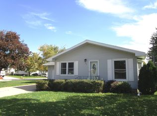 105 1st St SE, Plainview, MN 55964