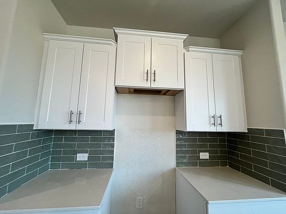5th image of 1001 Pecan Tree Ln