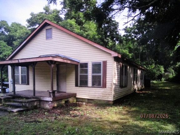 2nd image of 218 Patterson St