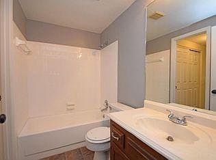 5th image of 938 Woodlyn Dr N