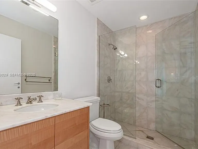 50 S Pointe Dr #1804 — Photo 22