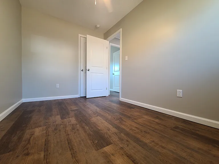 107 Hamilton Cir #107 — Photo 6
