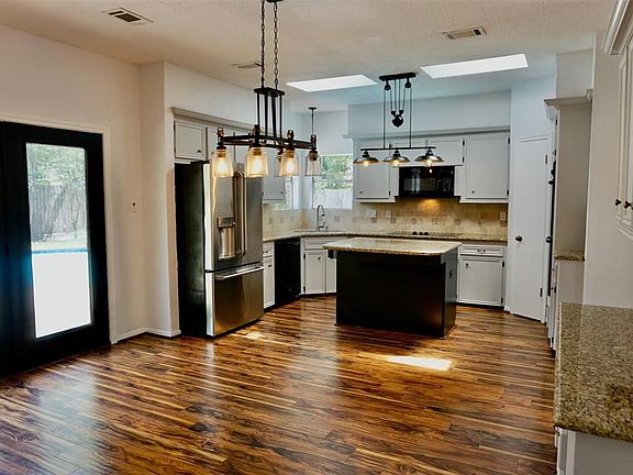 3rd image of 1706 Miraglen Ct