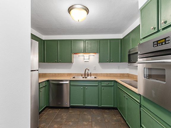 3rd image of 4501 Lindell Blvd APT 4D