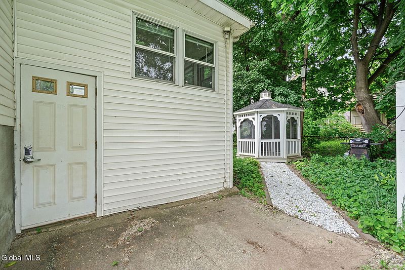 4th image of 22 View Avenue