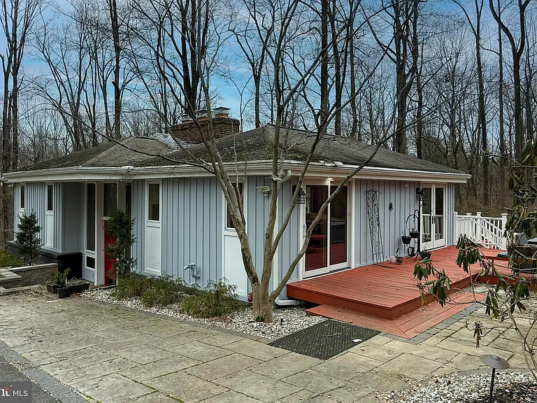 19 Ridgeview Rd — Photo 1