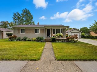 22948 E Schafer St, Clinton Township, MI 48035
