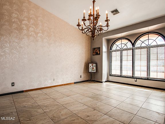 3rd image of 9393 N Calle El Milagro
