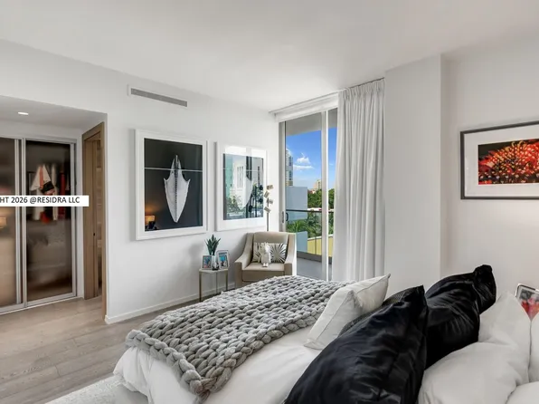 300 Collins Ave, Miami Beach, FL 33139
