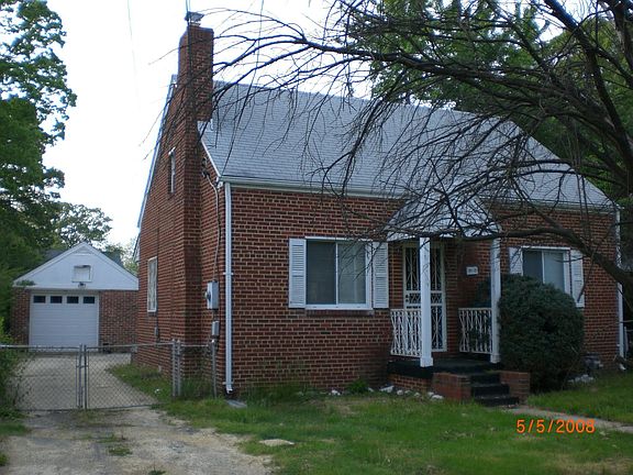 Side View WIth Garage