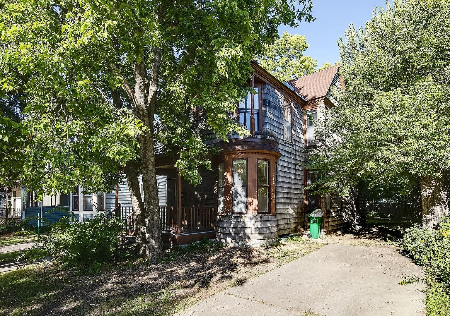 Prime 5 Bedroom in Dinkytown close to the U of M! — Photo 1