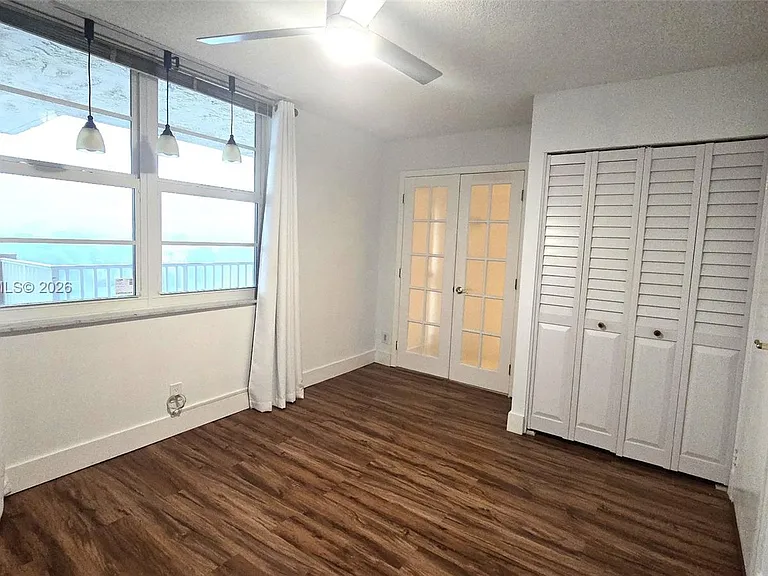 250 Jacaranda Dr #608 — Photo 16