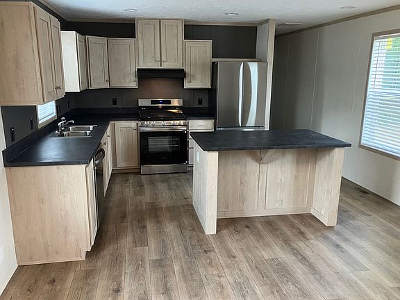 2nd image of 1090 S Park Dr #1090