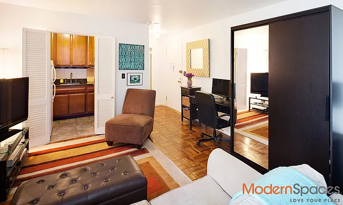 Sold by Modern Spaces | media 8