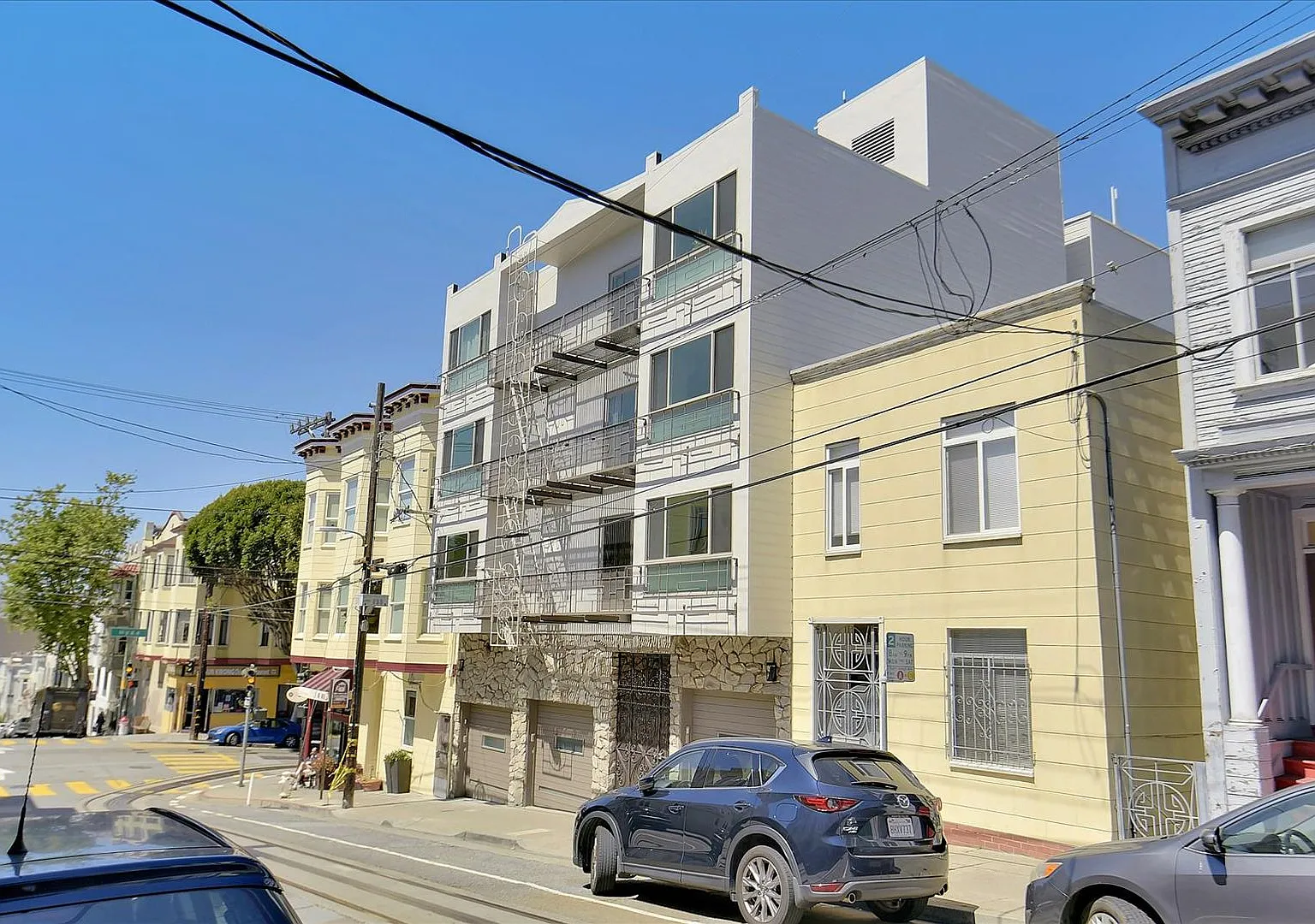 1390 Jackson — Photo 1