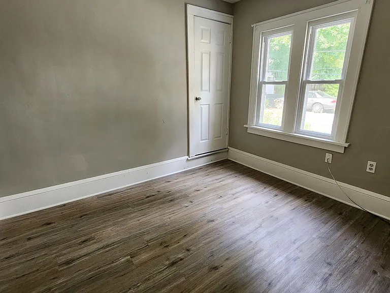 1138 Collinwood Ave — Photo 11
