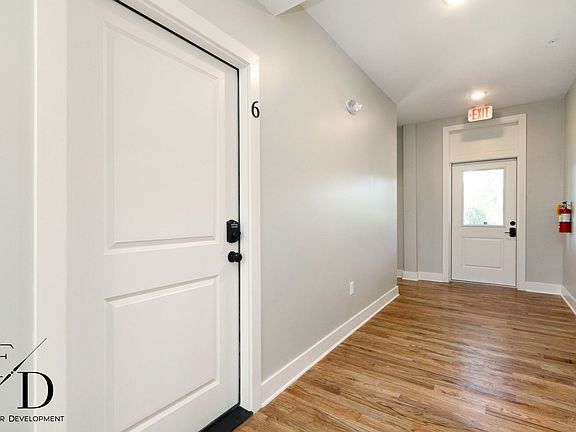 4th image of 512 Spruce St APT 6