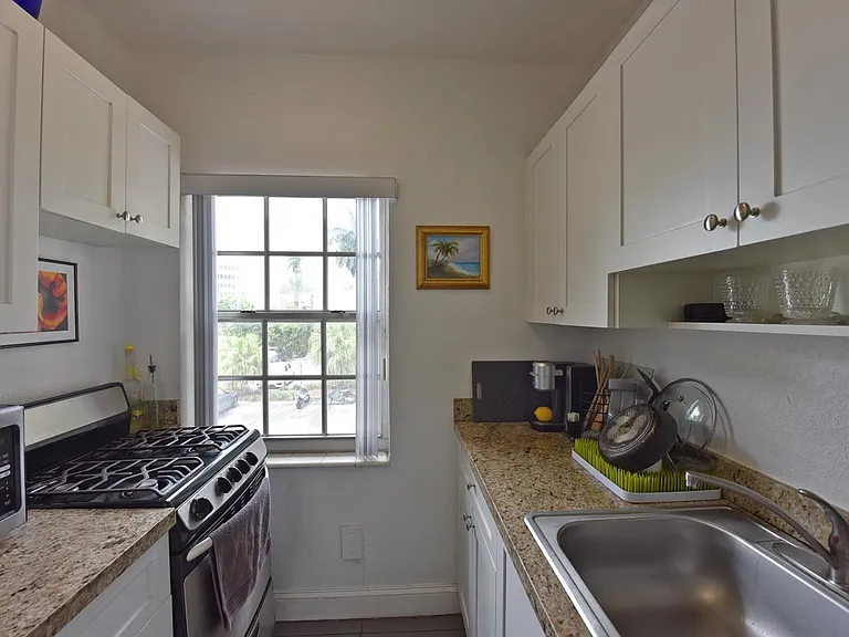 SLICE AND DICE IN YOUR KITCHENETTE_