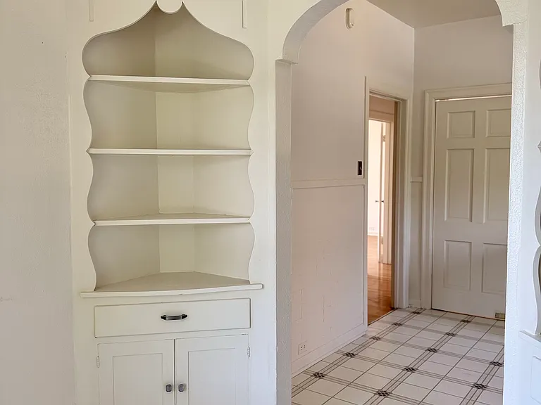 325 E Rosewood Ave — Photo 29