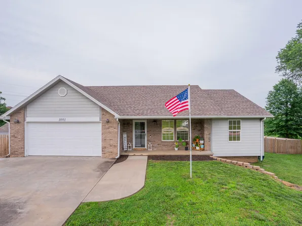 1001 E Fremont Drive, Stockton, MO 65785