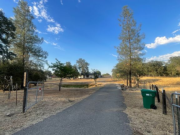 2nd image of 10575 Leslye Ln