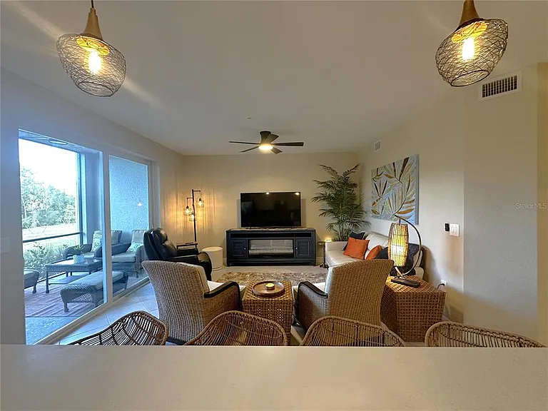14221 Heritage Landing Blvd #2014 — Photo 11