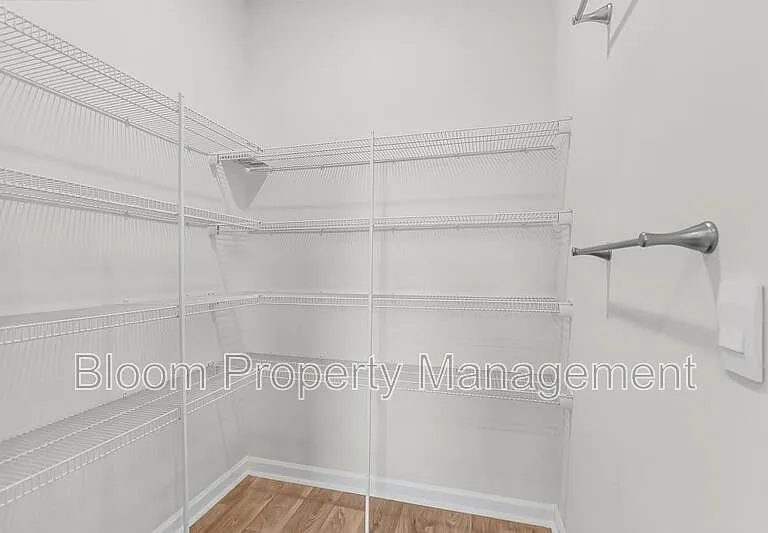 502 Lake Ridge Blvd — Photo 13
