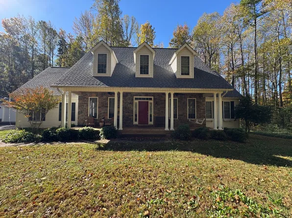 5 Artillery Dr, Fredericksburg, VA 22406